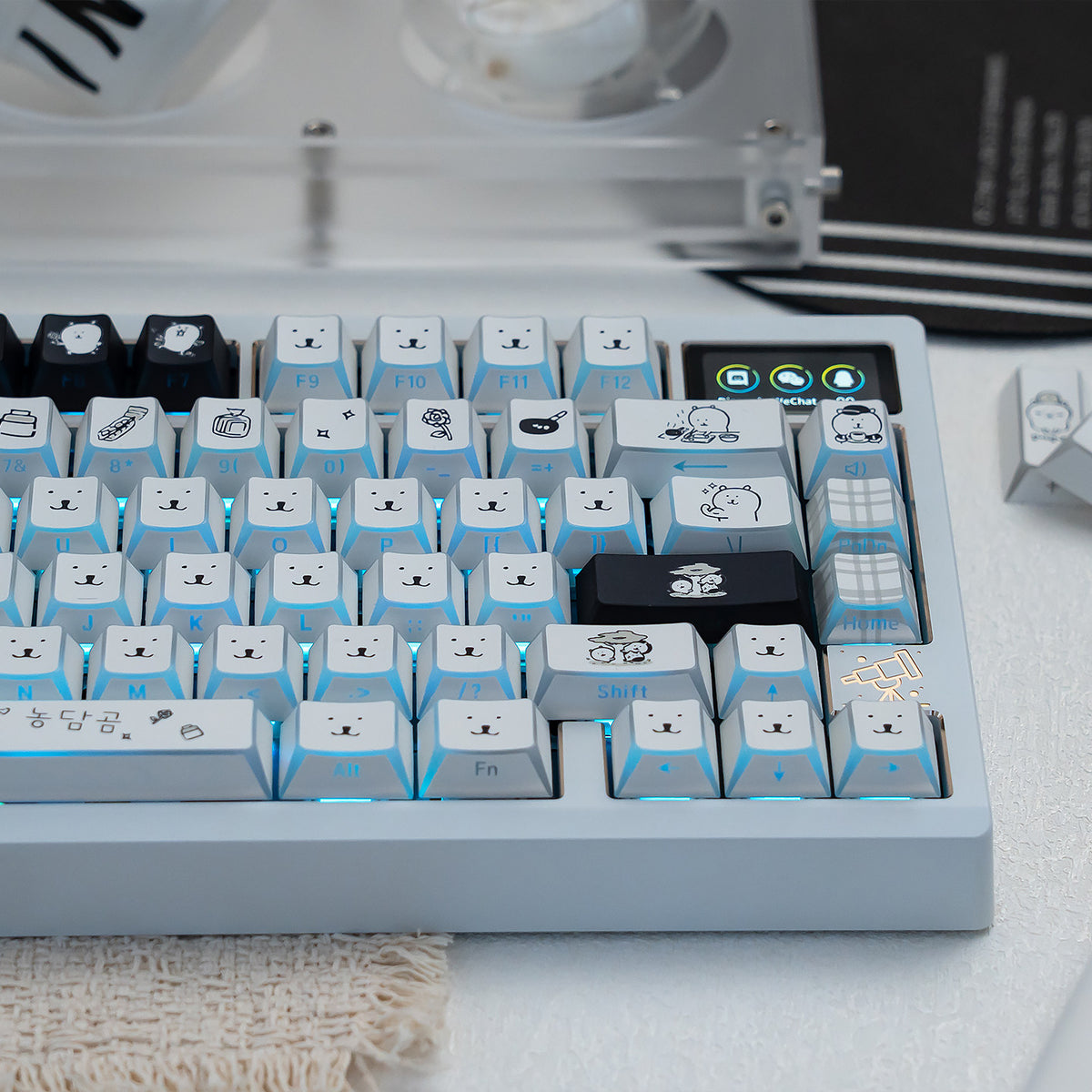 Cherry Self-mocking Bear - Folded Shadow Keycaps BPT set