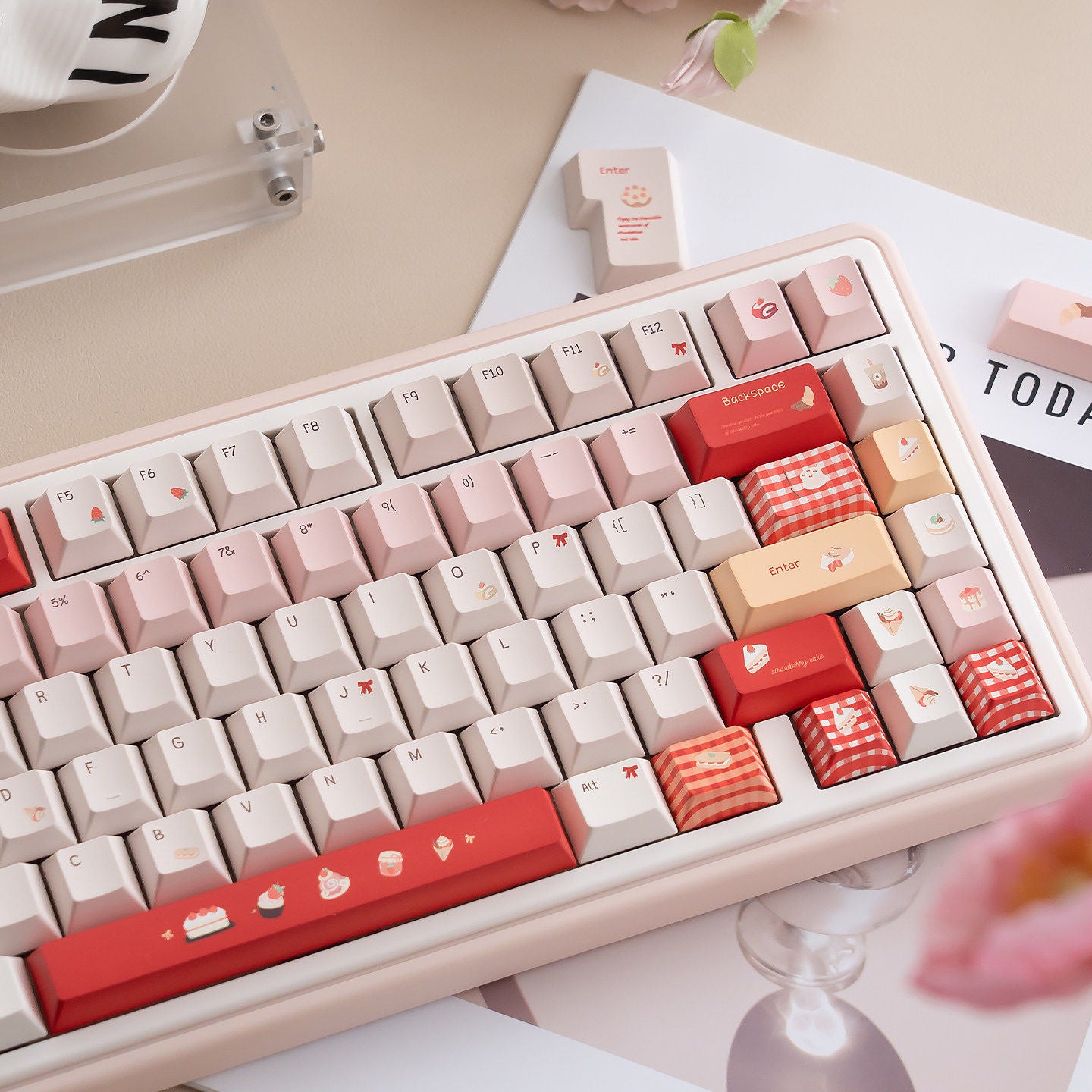 Urelab Strawberry Dessert Keycap Set