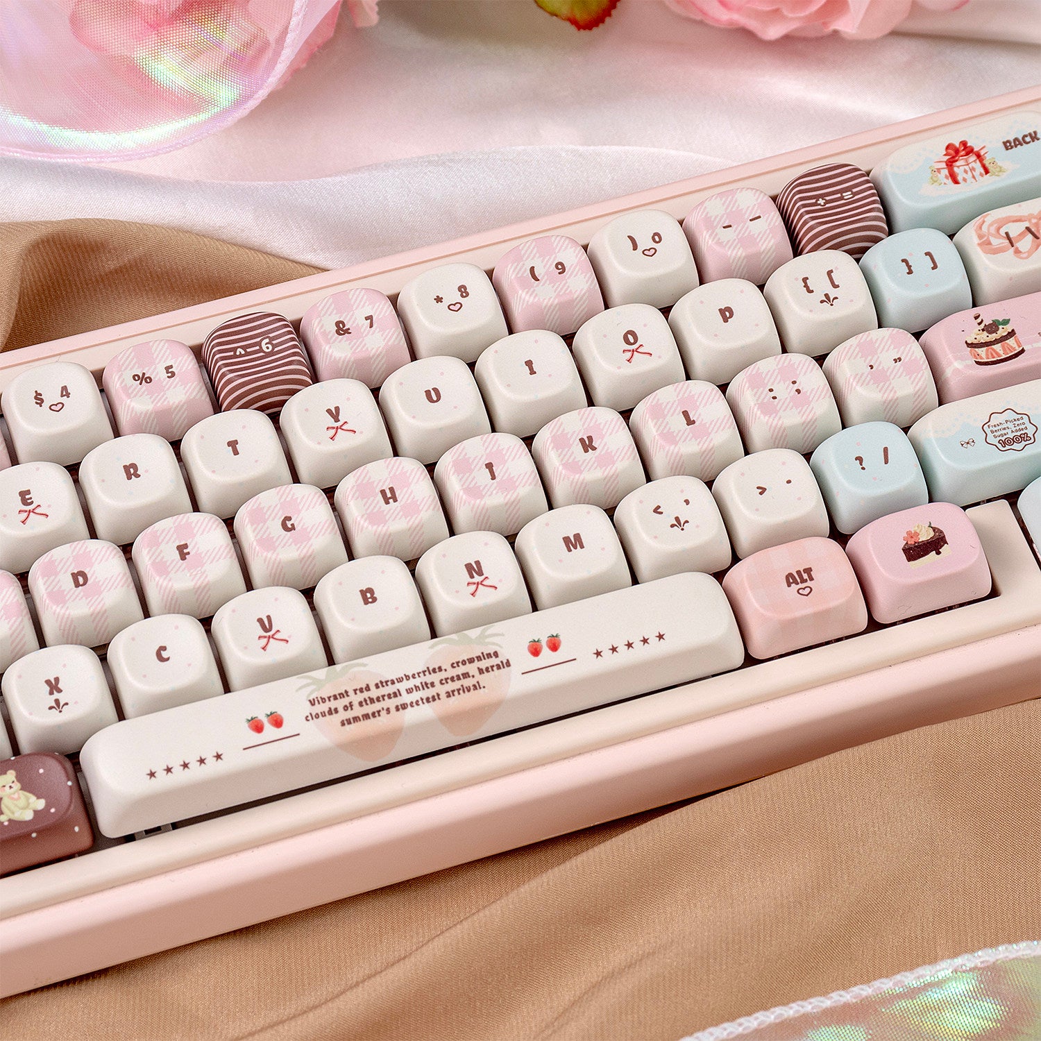 Urelab Silk Strawberry Keycap Set
