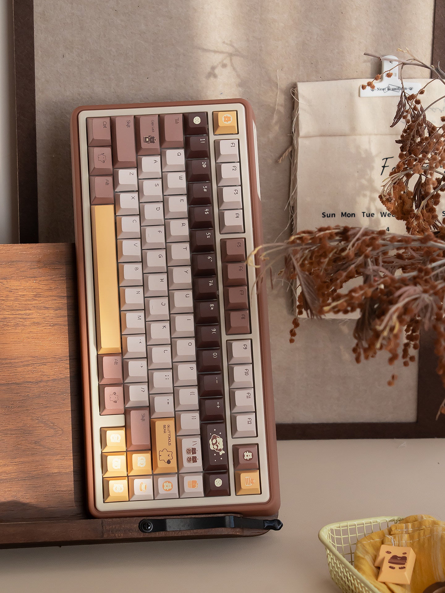 UR82 Butter Bear Brown Three-Mode Mechanical Keyboard