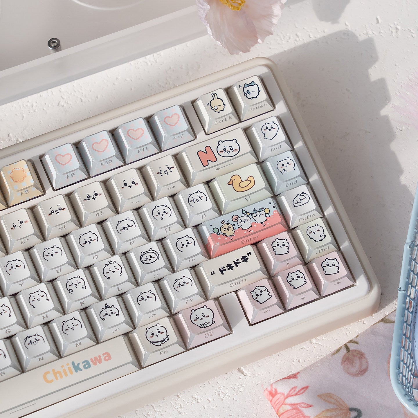 UR82 Chiikawa Mini Keyboard with Three Modes and Mechanical Switches