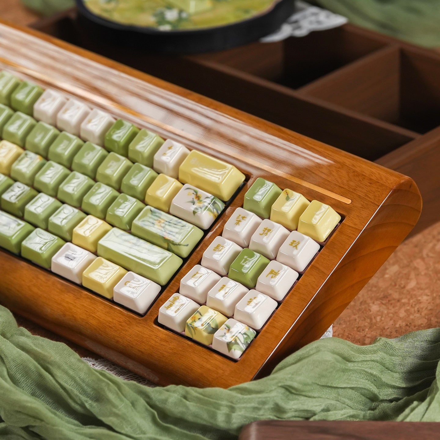 Jin Gui Longjing Ceramic Keycap Set | EdgeLit Cherry Profile PBT Keycaps