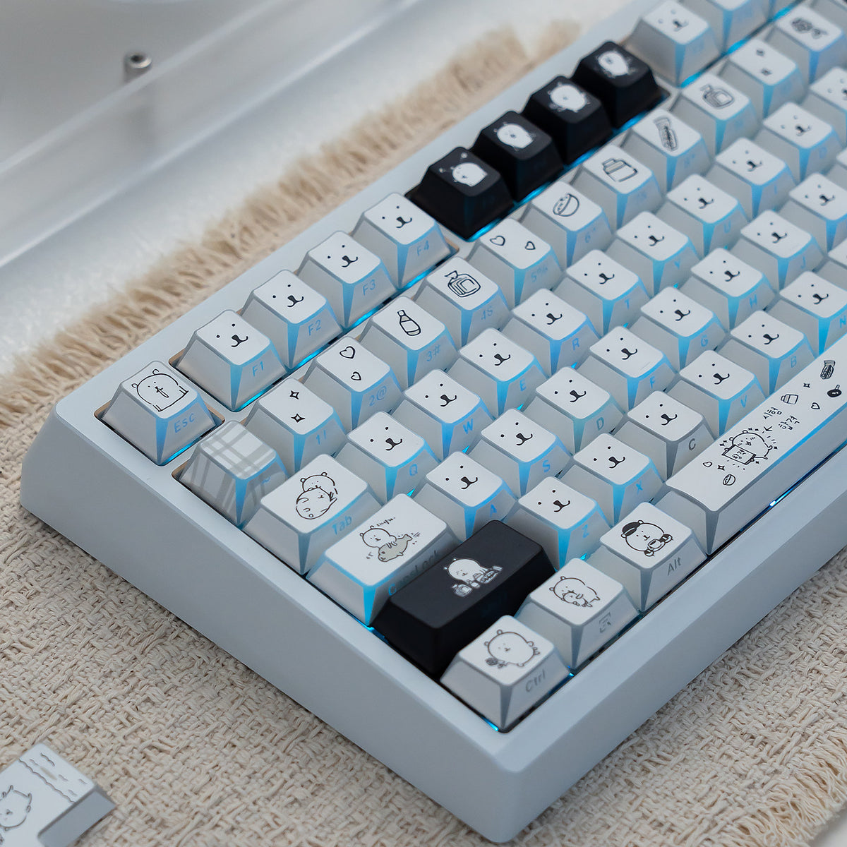 Cherry Self-mocking Bear - Folded Shadow Keycaps BPT set