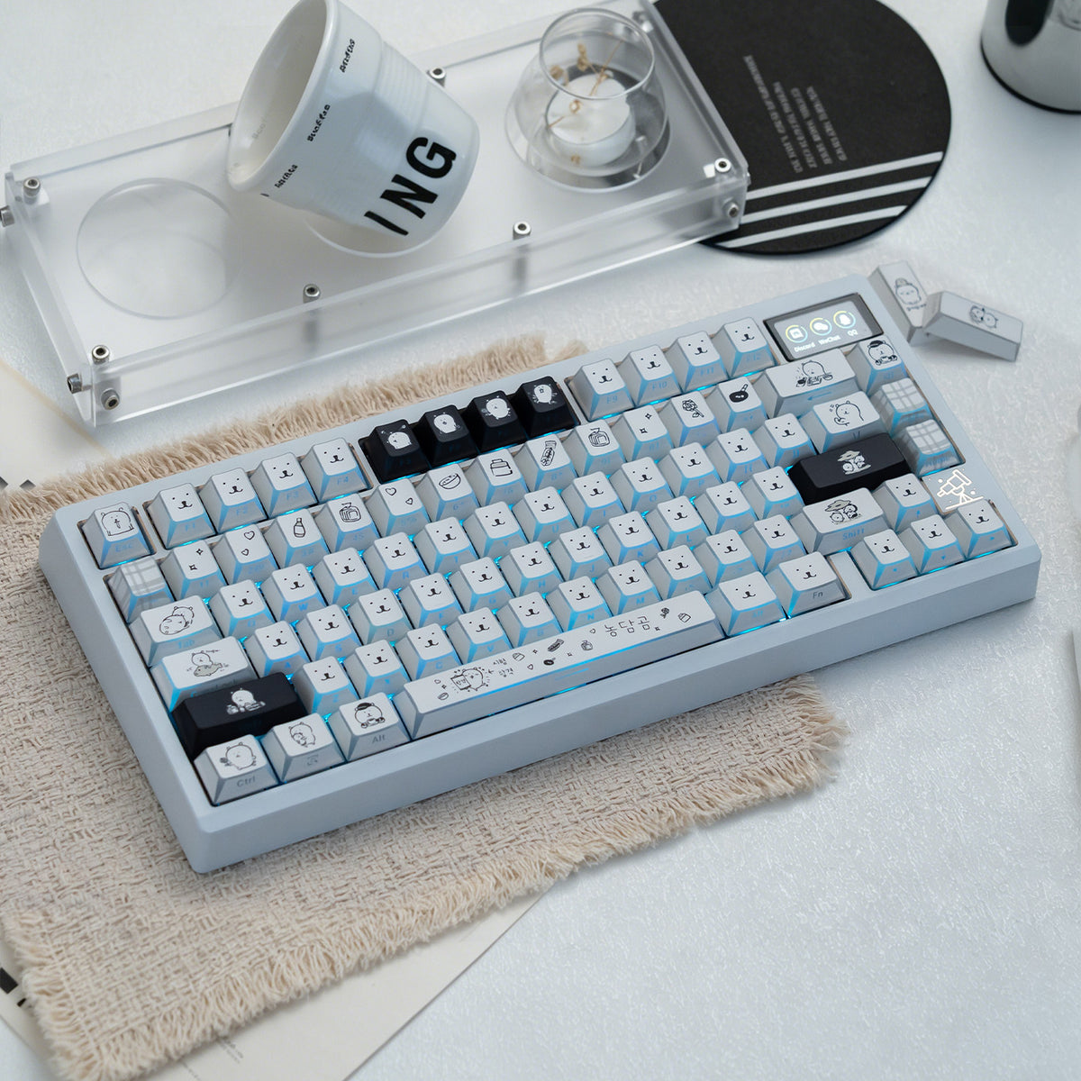 Cherry Self-mocking Bear - Folded Shadow Keycaps BPT set