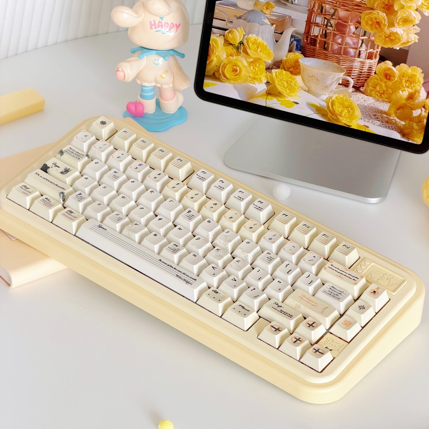 Shakespeare Pearlescent Metallic Keycap Set | Cream Yellow PBT Cherry Profile Keycaps