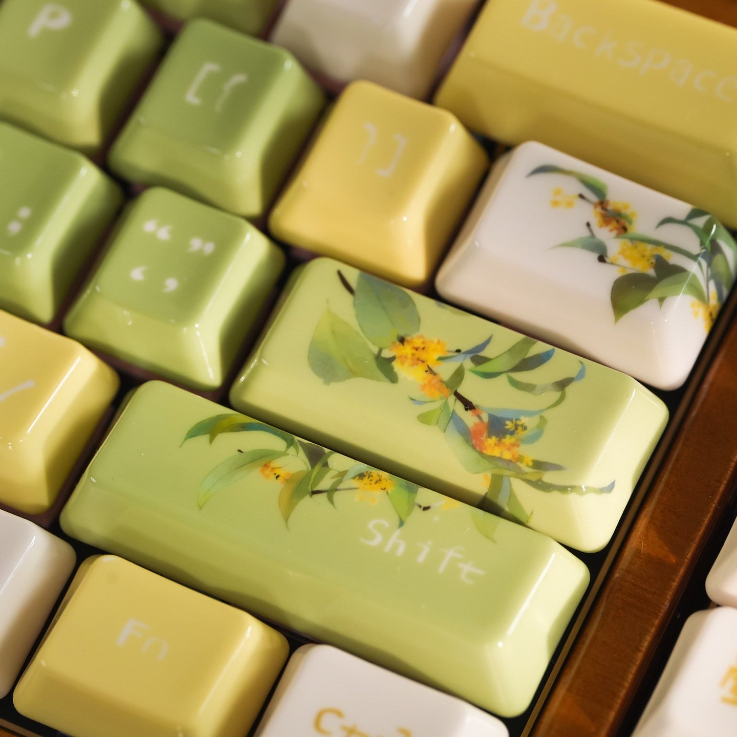 Jin Gui Longjing Ceramic Keycap Set | EdgeLit Cherry Profile PBT Keycaps