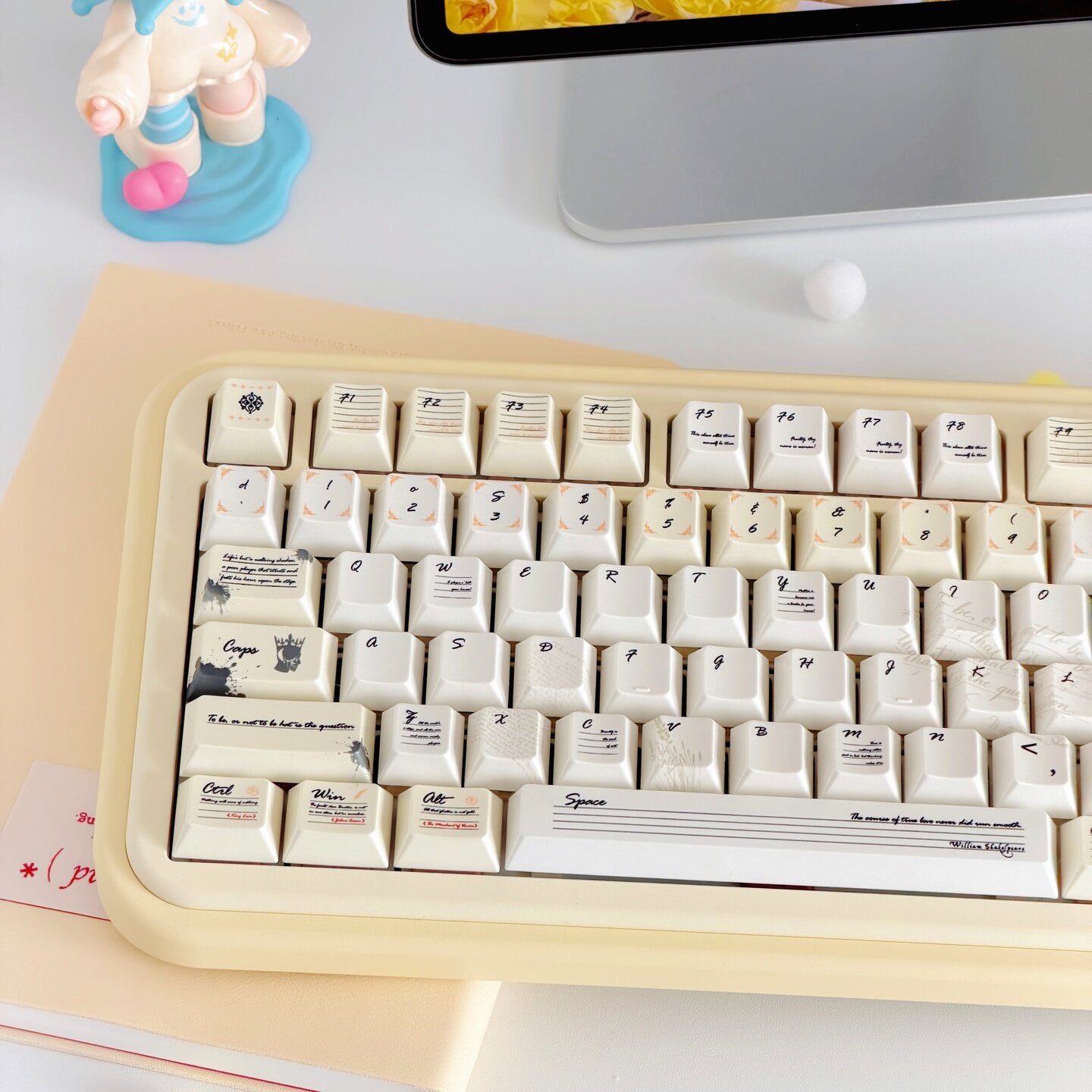 Shakespeare Pearlescent Metallic Keycap Set | Cream Yellow PBT Cherry Profile Keycaps