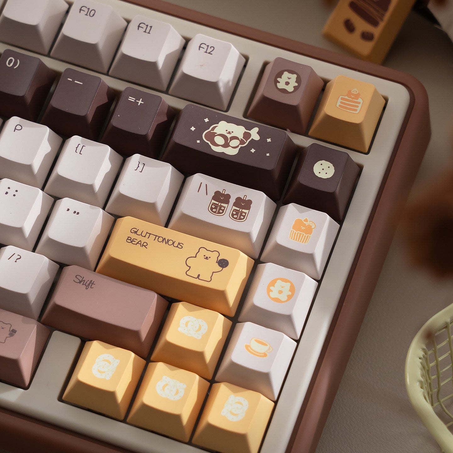 UR82 Butter Bear Brown Three-Mode Mechanical Keyboard