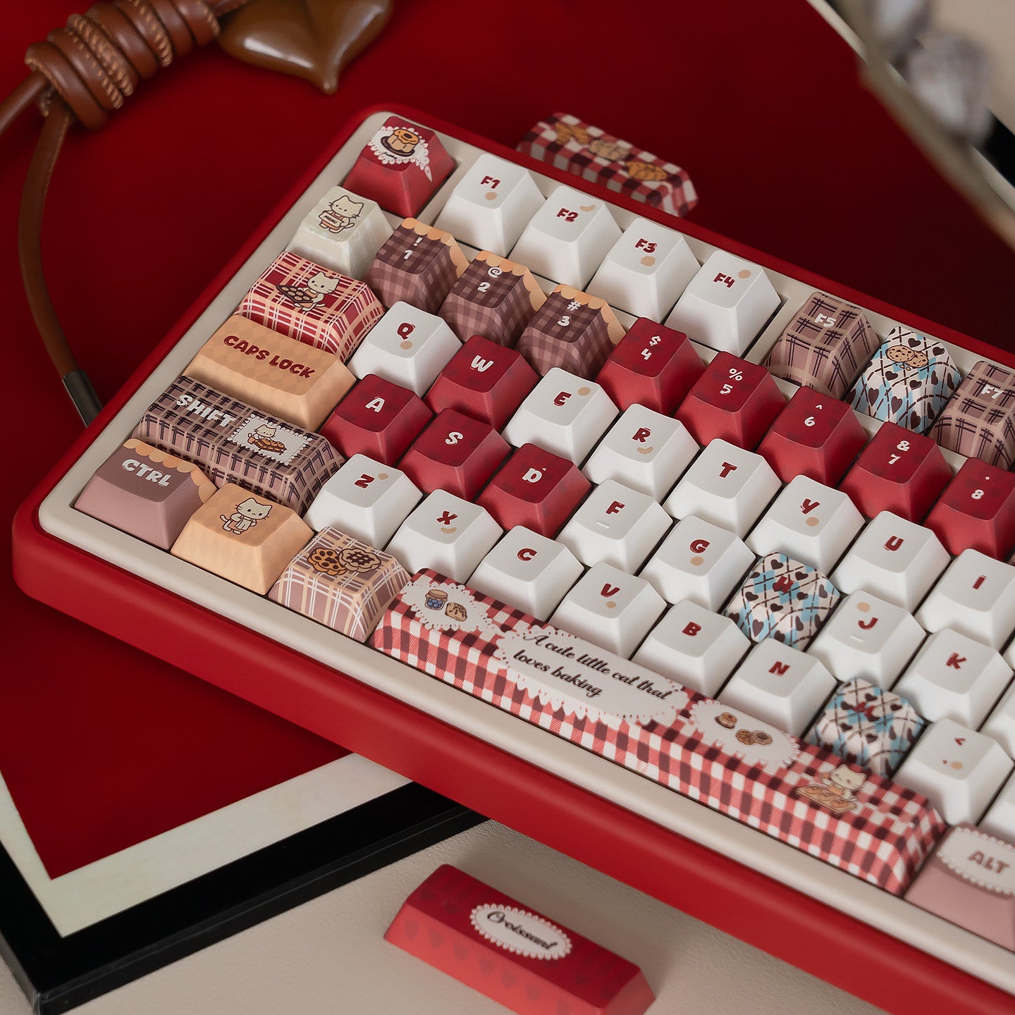 UR82 Baking Cat Red Three-Mode Mechanical Keyboard