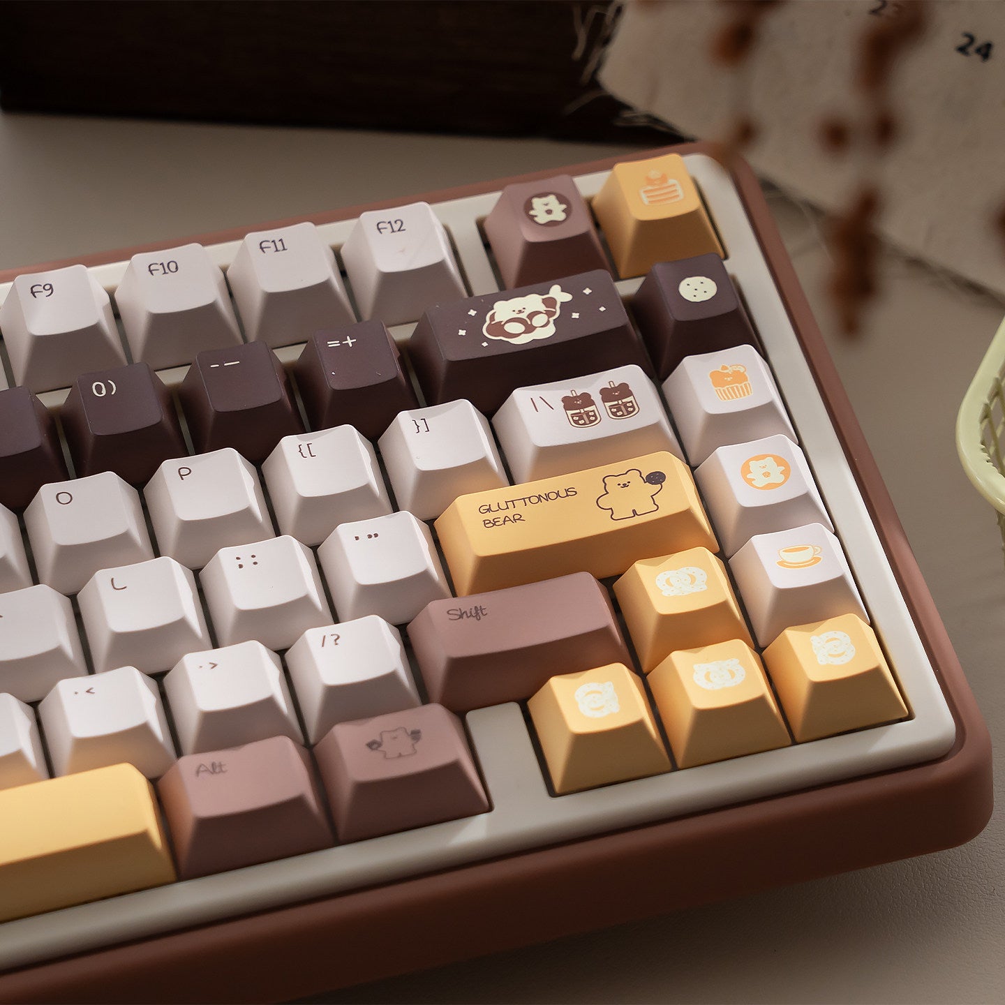 UR82 Butter Bear Brown Three-Mode Mechanical Keyboard