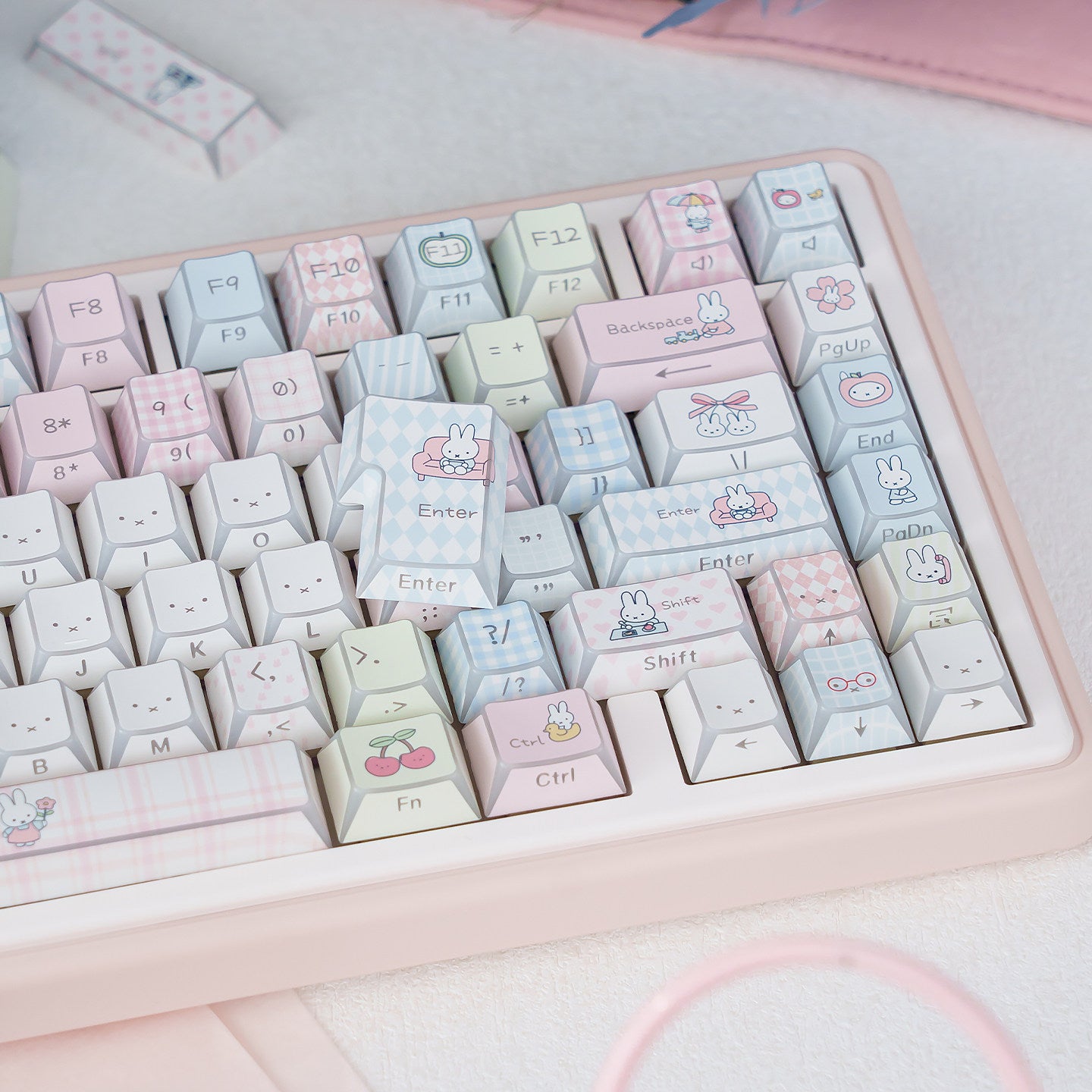 UR82 Strawberry Dessert Bundle | Keyboard + Keycap Set | Pink Aesthetic Mechanical Keyboard